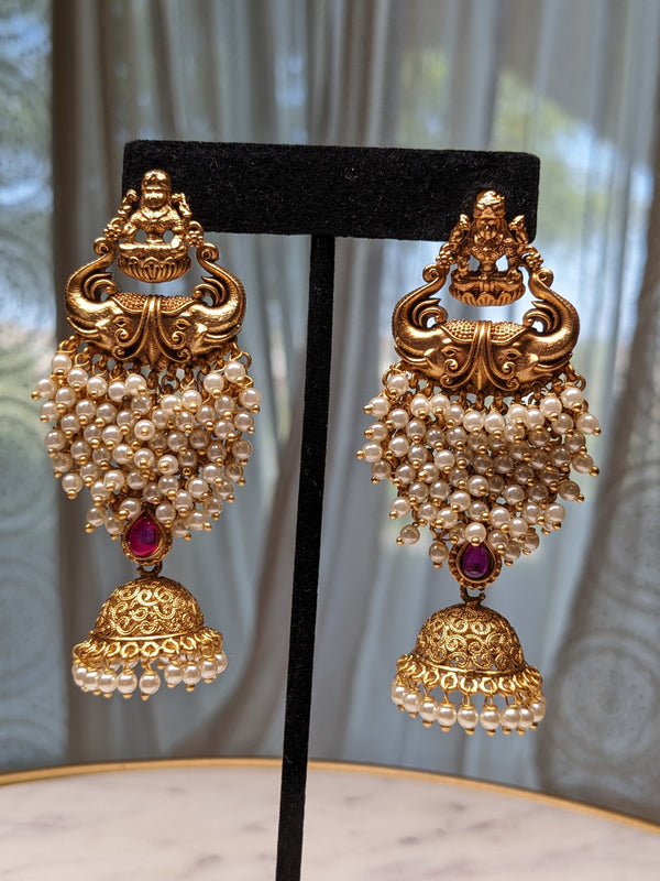 Gorgeous jhumkas in gold